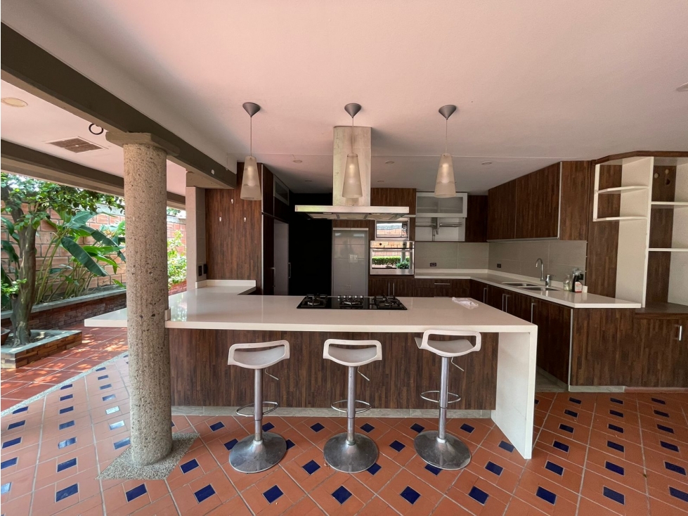SE VENDE O SE ARRIENDA CASA,SECTOR HELECHOS,AREA 500 M² YOPAL CASANARE - 5