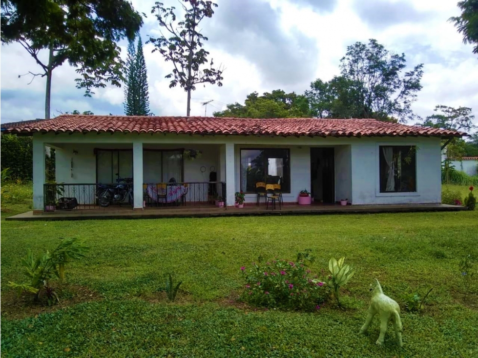VENTA FINCA CAMPESTRE A 5 MINUTOS DE ARMENIA