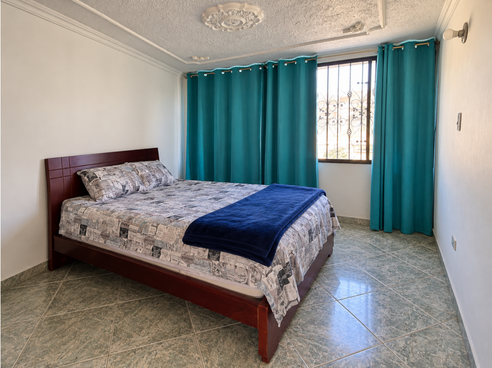 Casa esquinera en venta en El Jazmín con 2 apartamentos y 3 locales - 5