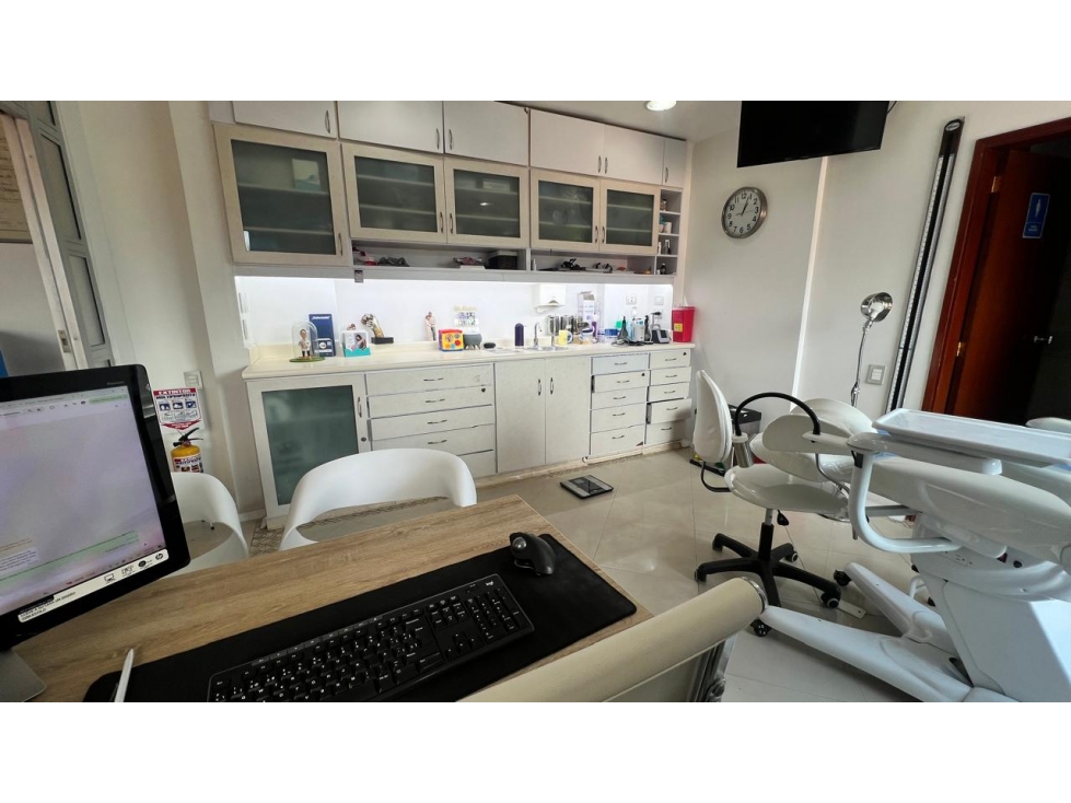 Consultorio en alquiler ubicado en calleja área 30M2