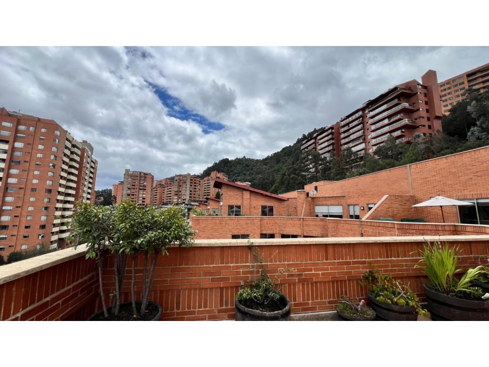 Apartamento Dúplex en venta ubicado Cerros Orientales Santa Barbara