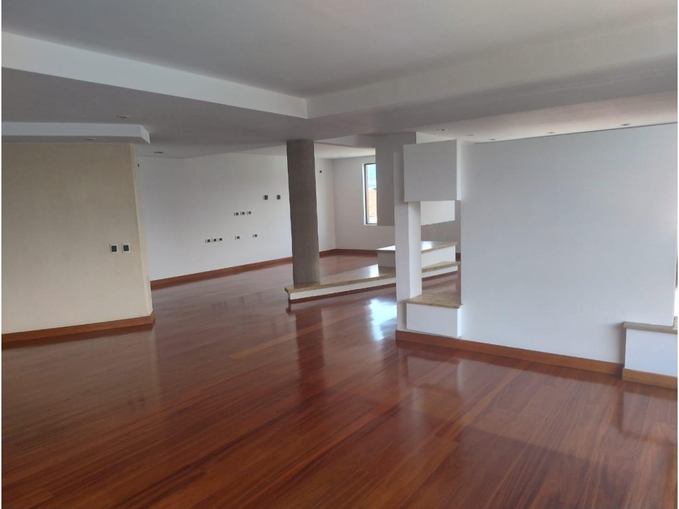 Penthouse de 340 m² mas 42m² de terraza, Santa Barbara Occidental