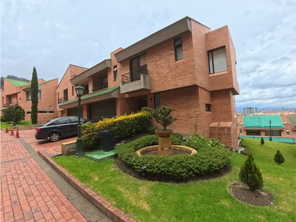 Espectacular casa de lujo en arriendo en Bosques del Marques, 520 m²