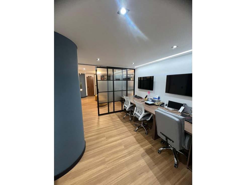 Oficina en venta en la Carolina frente a Unicentro Área 113 M2 — foto 4