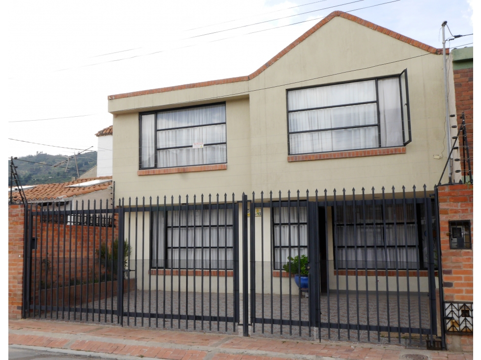 VENDO HERMOSA CASA EN EL PORVENIR, TENJO - 1