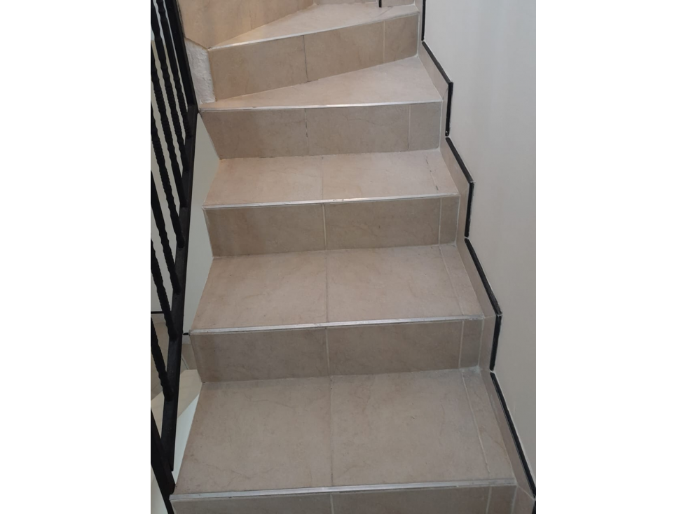VENDO HERMOSA CASA EN LA CALERA — foto 2