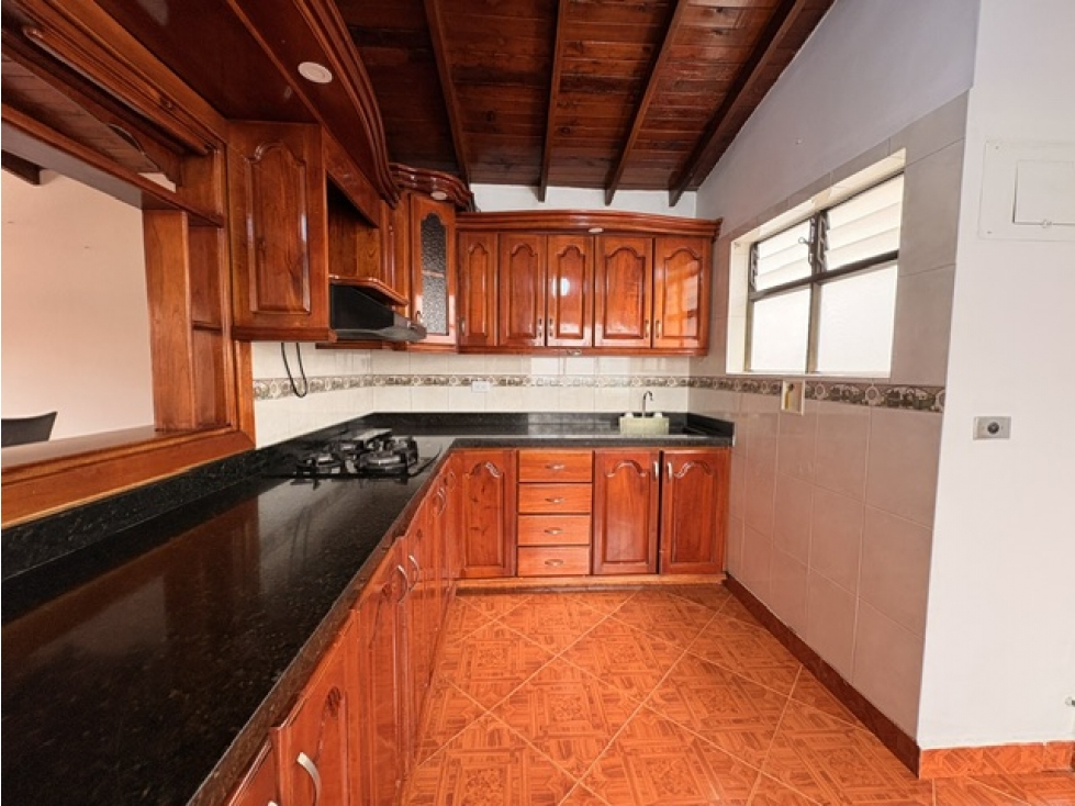AMPLIA CASA PARA LA VENTA EN LA FLORESTA (ALCAZARES) 268205