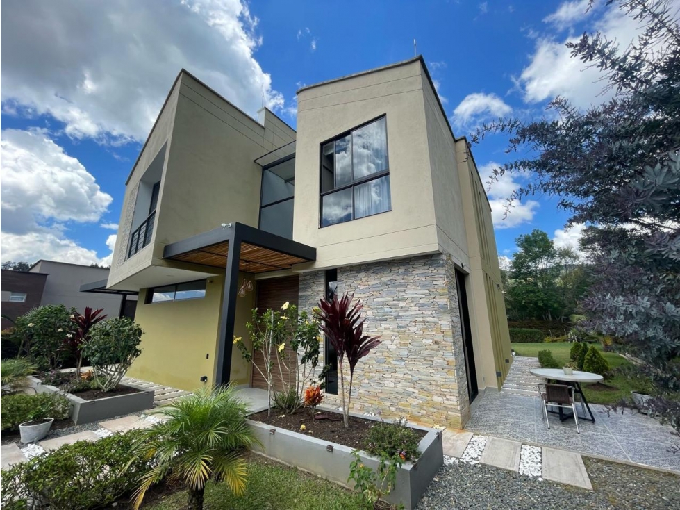 Lote en Guarne con casa moderna 264557