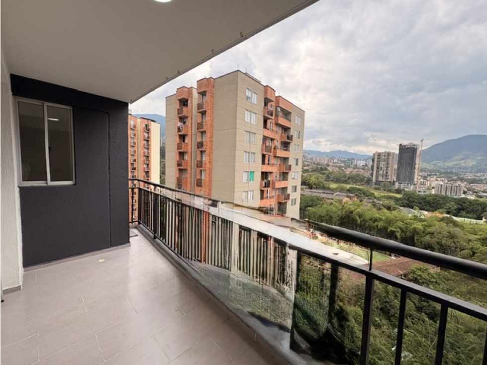 APARTAMENTO EN VENTA EN ITAGUI CON HERMOSA VISTA 268220