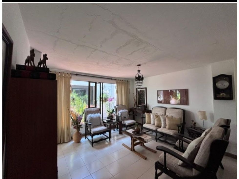 CASA EN VENTA EN LA CASTELLANA MEDELLIN, PRIMER PISO PRO. HORIZONTAL