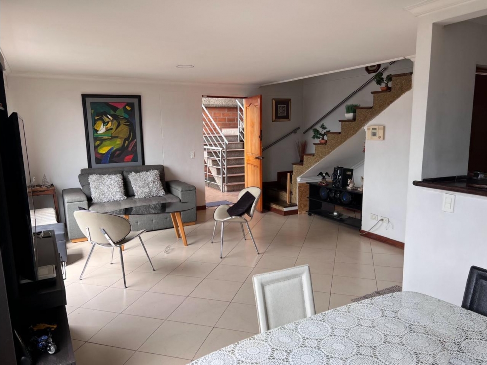 APARTAMENTO EN VENTA EN LA LOMA DE LOS BERNAL MEDELLÍN
