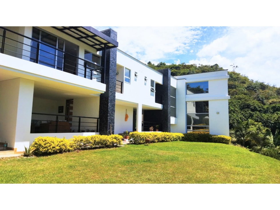 (J) Casa campestre en venta Copacabana unidad cerrada
