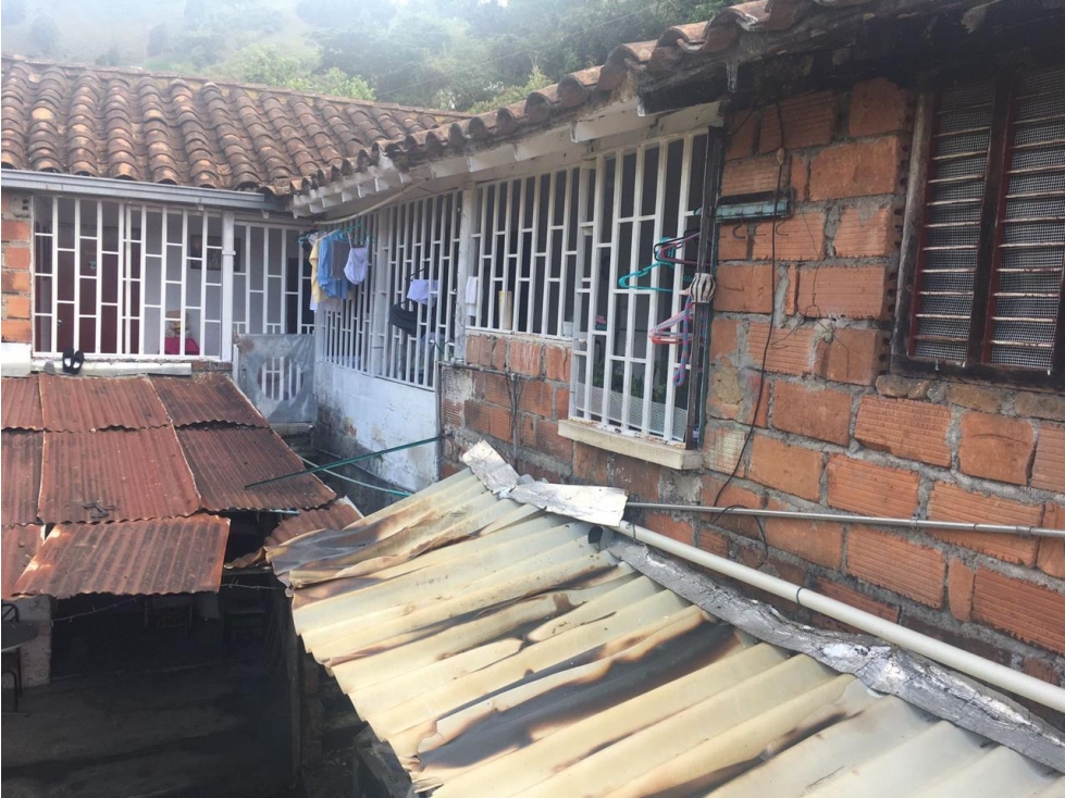 SE VENDE CASA CON LOTE CERCA AL PARQUE DEL SALADO — foto 6