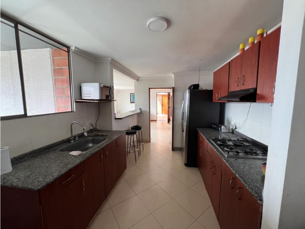 APARTAMENTO EN VENTA EN LA LOMA DE LOS BERNAL MEDELLÍN — foto 2