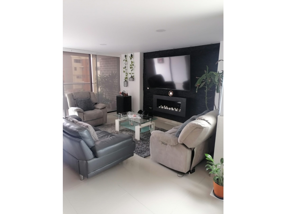 APARTAMENTO EN VENTA EN EL BARRIO LAURELES MEDELLÍN — foto 2