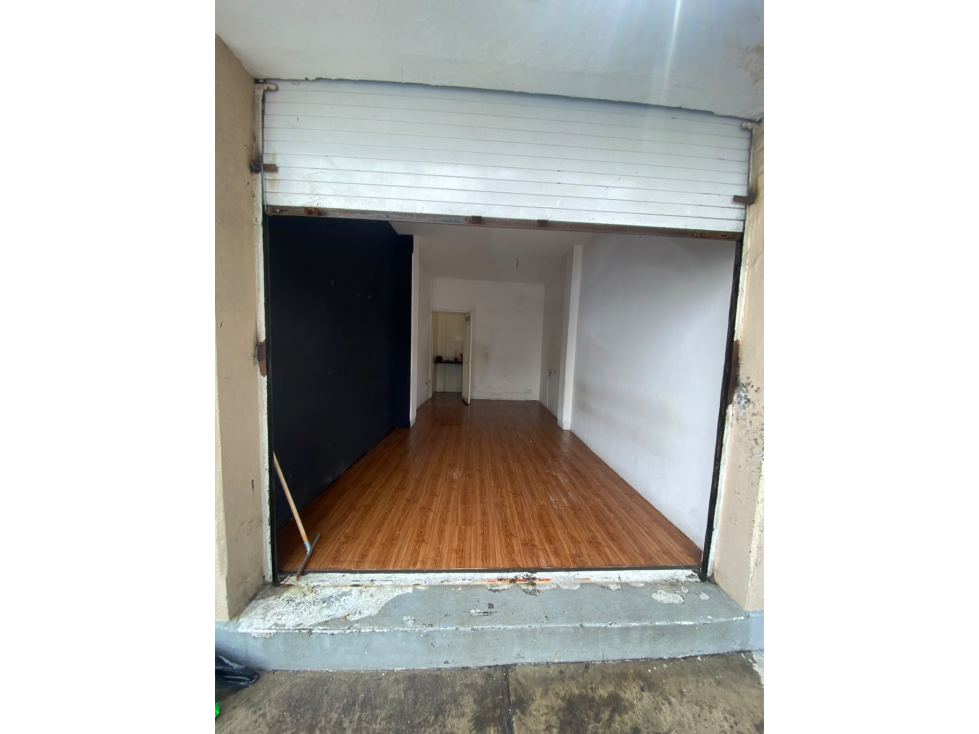 LOCAL COMERCIAL EN RENTA — foto 3