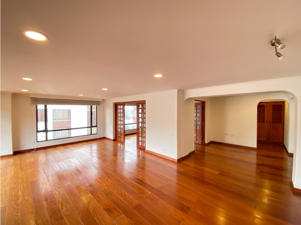 Se Vende Apartamento en Santa Barbara Central (Buganvilla)