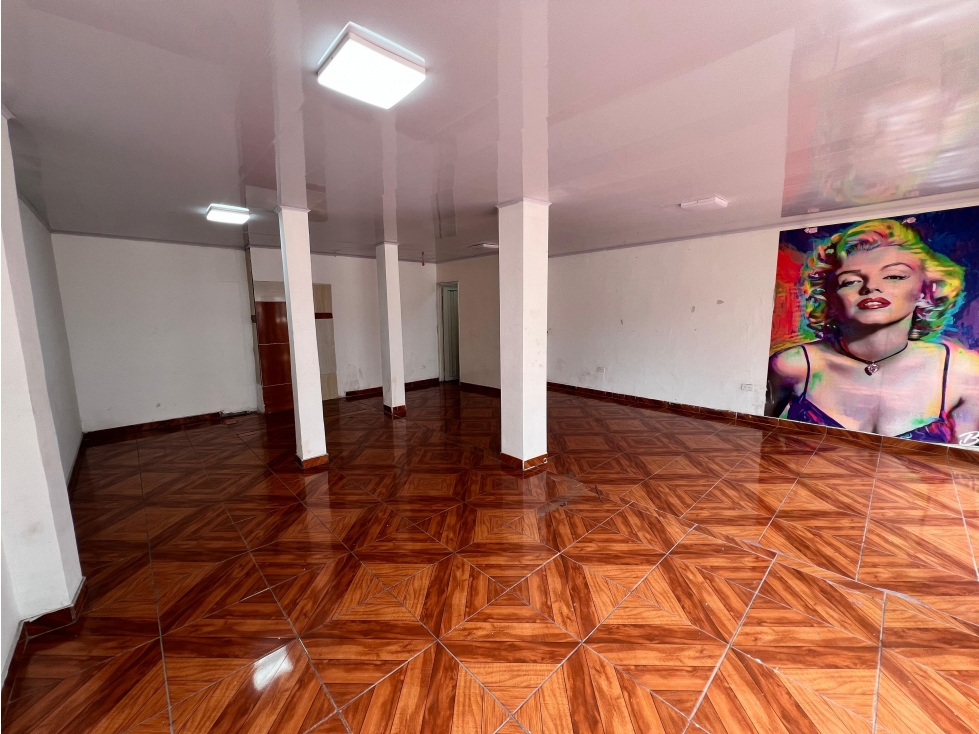 LOCAL DISPONIBLE EN ALQUILER EN LA LUNA — foto 4