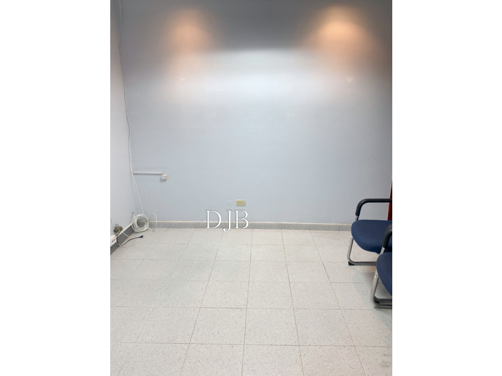 ALQUILO OFICINA EN VIA ESPAÑA CERCA A IGLESIA DEL CARMEN — foto 2