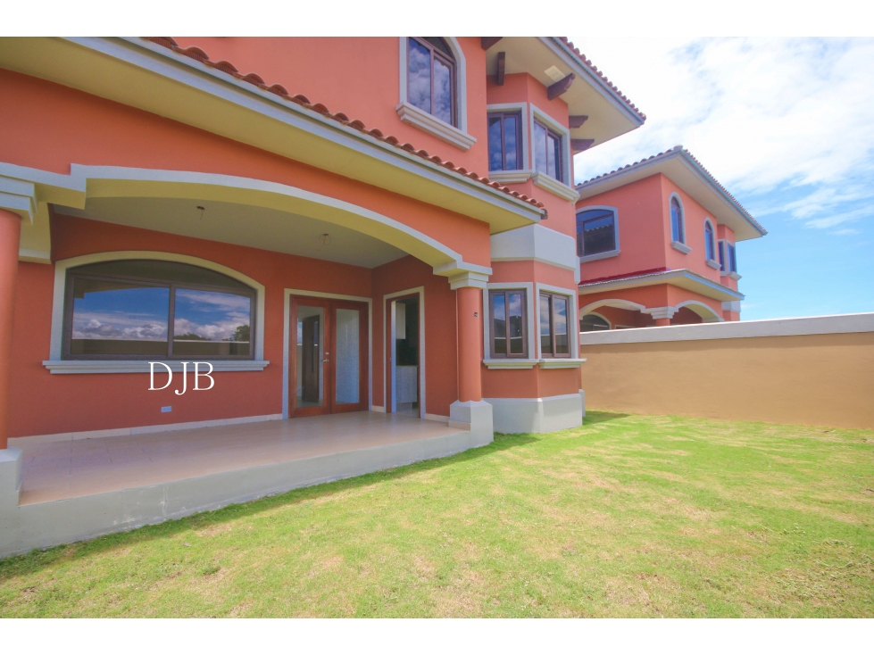 VENTA DE CASA DE ESQUINA NUEVA EN COSTA SUR — foto 3