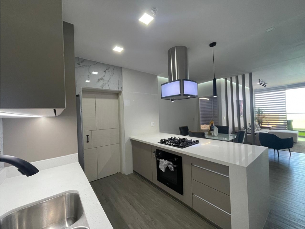 ALQUILER EN AV.BALBOA - PH ELEMENT REMODELADO
