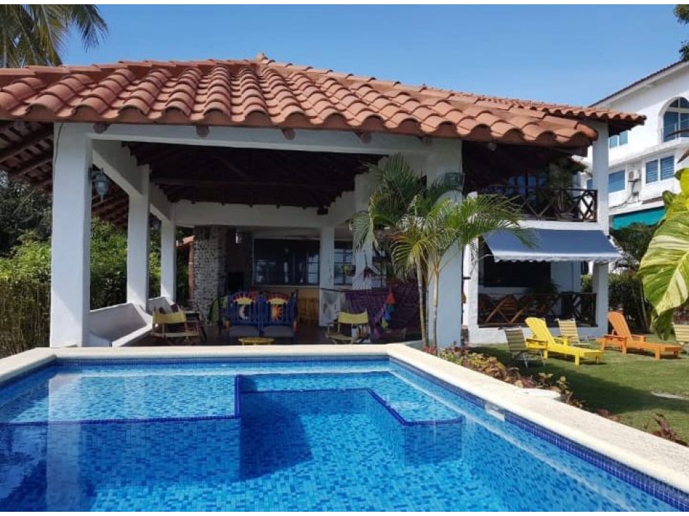 VENTA DE CASA DE PLAYA - RIO HATO