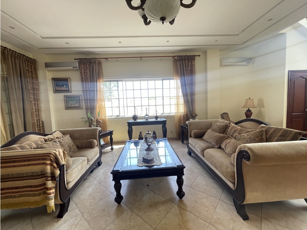 Venta de casa en Las Cumbres remodelada - 6