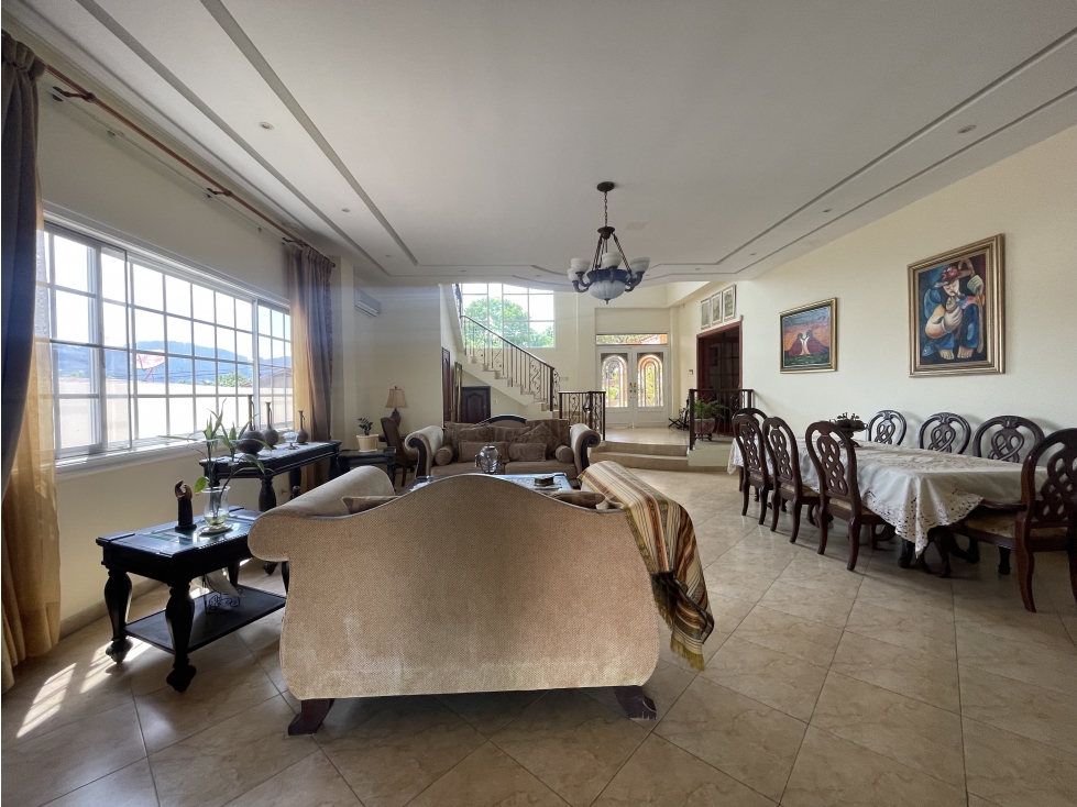 Venta de casa en Las Cumbres remodelada - 5