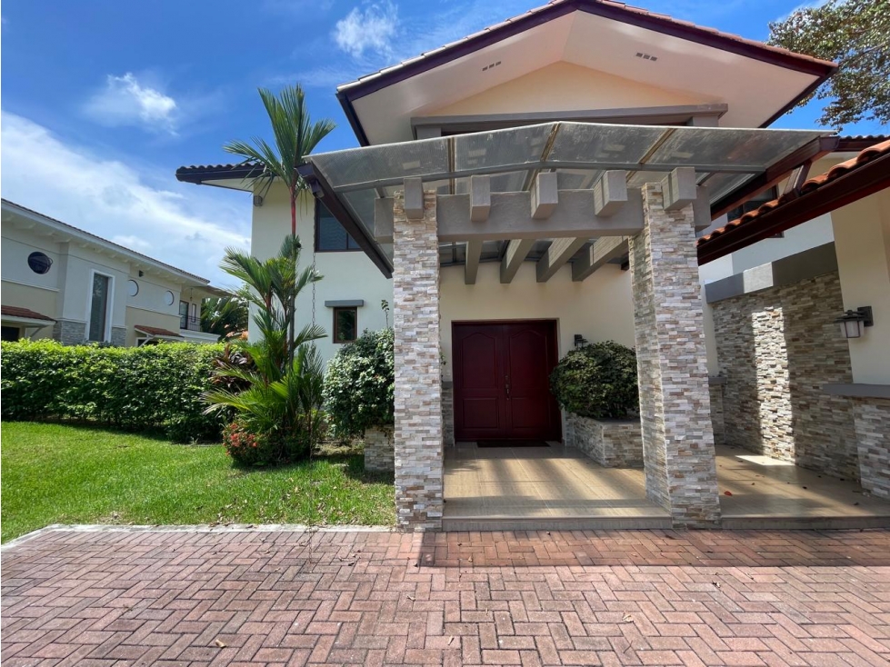 ALQUILER DE CASA EN CLAYTON, PH LOS SENDEROS — foto 2