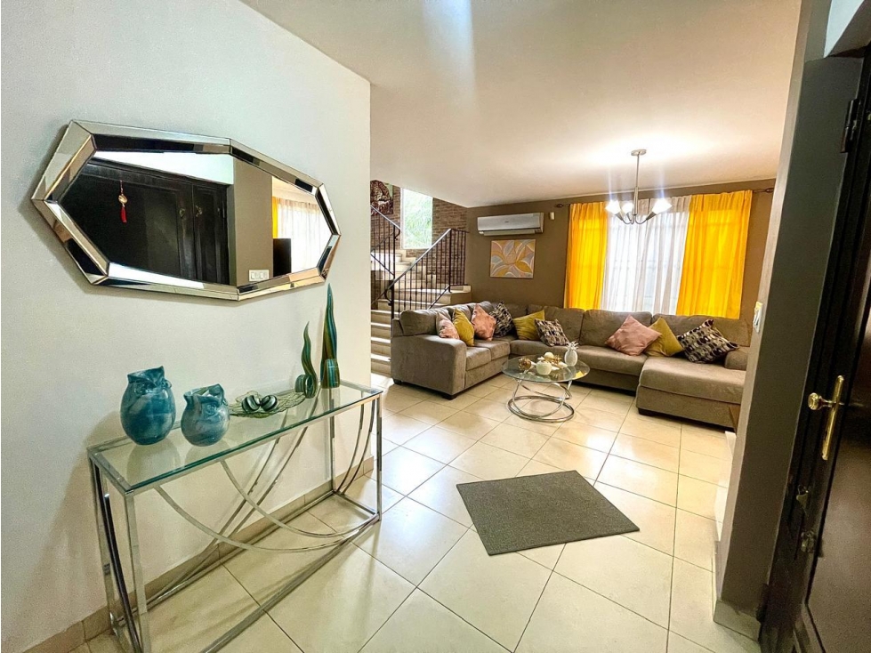 VENTA DE CASA EN CONDADO DEL REY PH PASEO DORADO ESQUINA. OPORTUNIDAD — foto 5