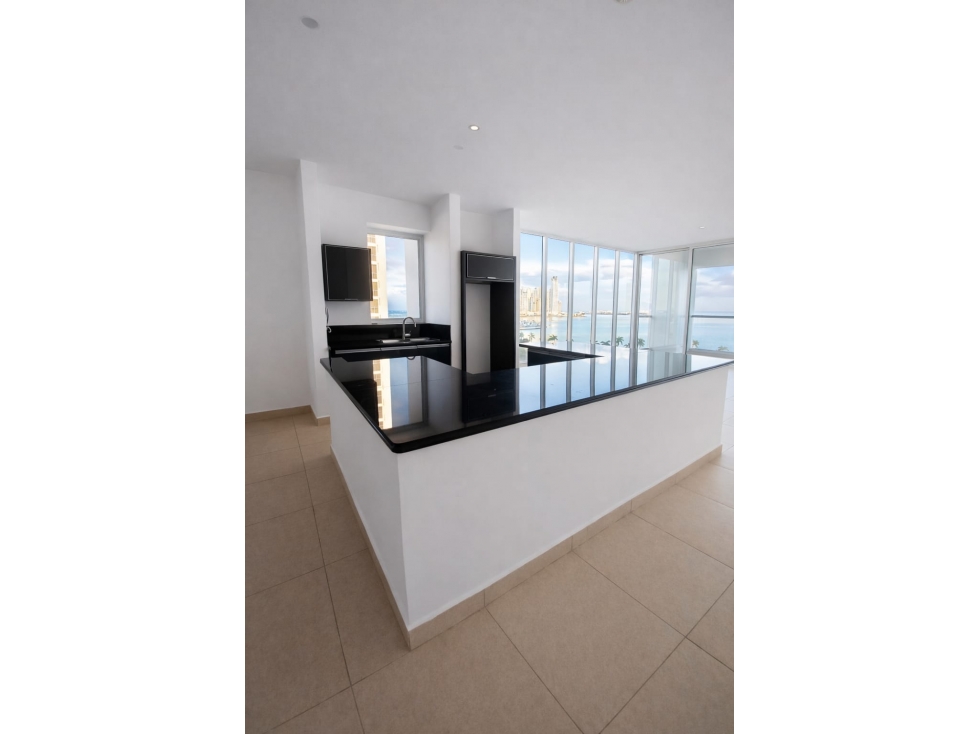 GANGA VENTA DE APARTAMENTO EN PH RIVAGE - AV. BALBOA — foto 2