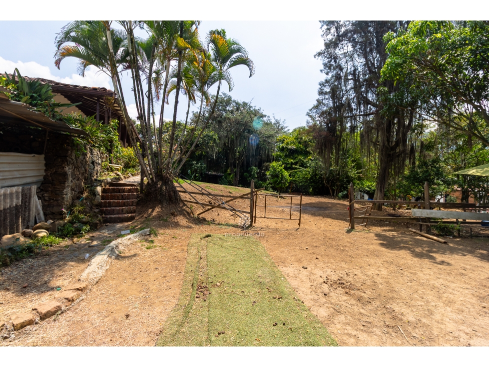 Finca en Copacabana con casa colonial, cabaña y caballeriza. MGE — foto 6