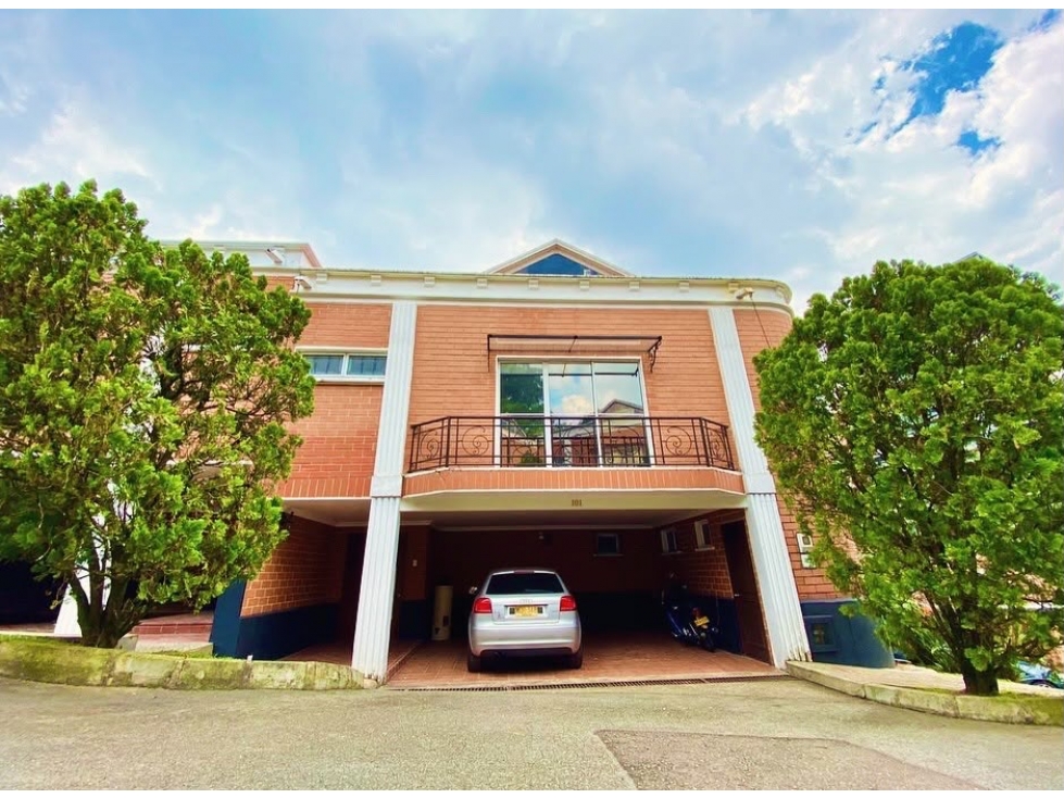 VENTA CASA MEDELLIN POBLADO ALTO