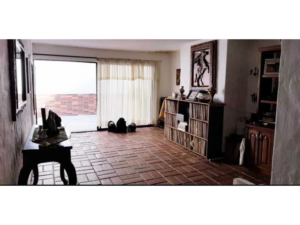 CASA PARA LA VENTA EN MEDELLIN - 1