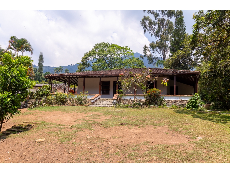 Finca en Copacabana con casa colonial, cabaña y caballeriza. MGE — foto 3