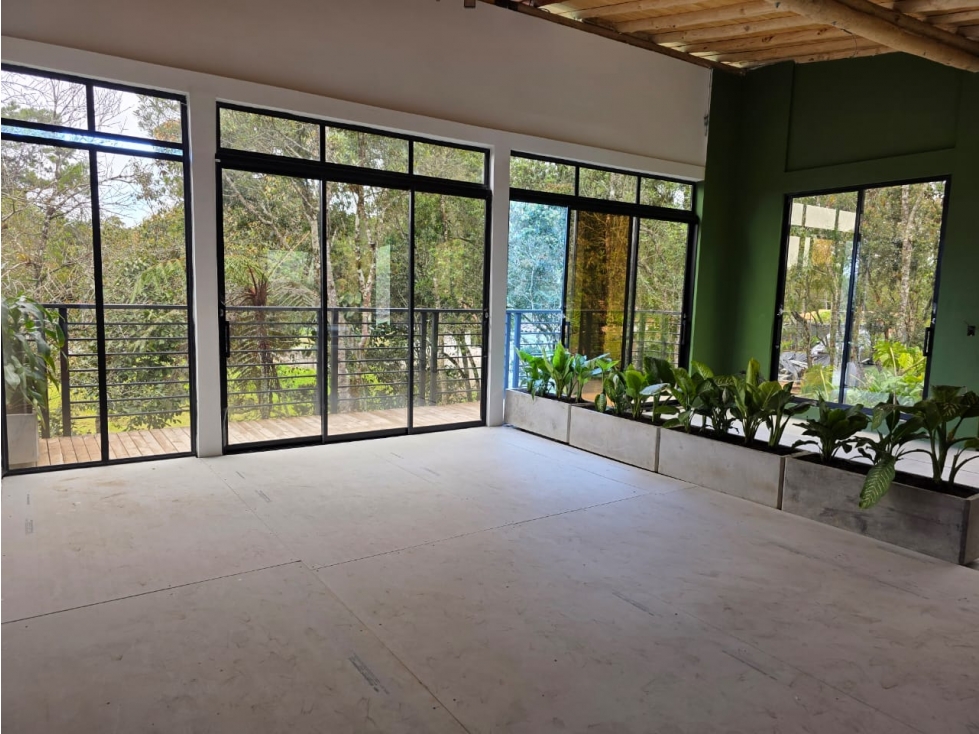 FINCA EN VENTA AUTOPISTA MEDELLIN-BOGOTA VIA SANTA ELENA — foto 2