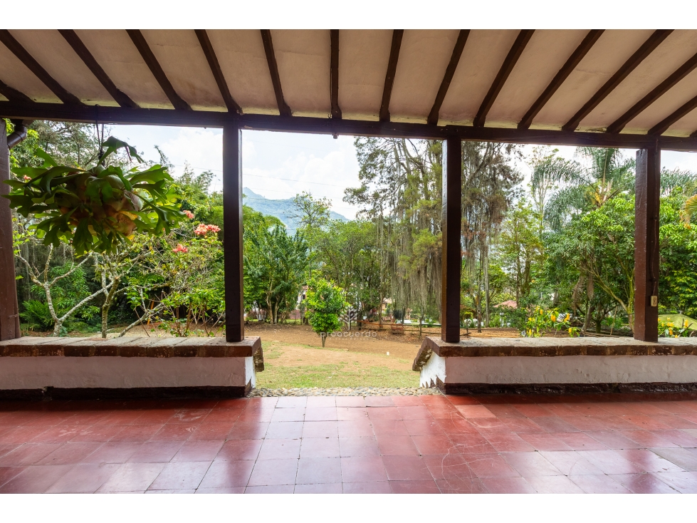 Finca en Copacabana con casa colonial, cabaña y caballeriza. MGE — foto 4
