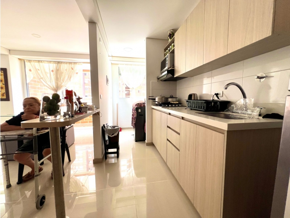 Se vende apartamento en Itagüí - Cerca a Comfama y al parque ppal.