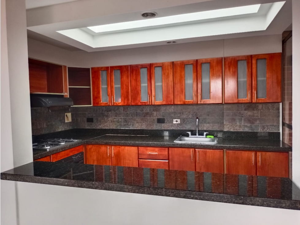 ARRIENDO PENTHOUSE EN LAURELES MEDELLIN