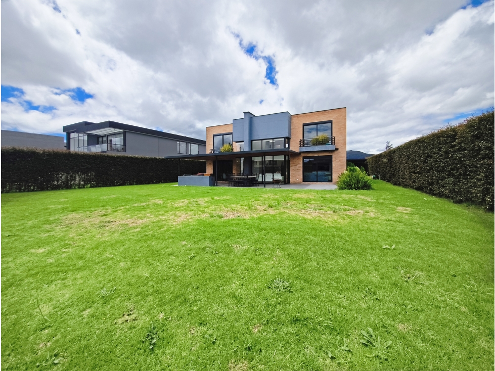 Espectacular casa en Venta en el Club San Jacinto Chía — foto 2