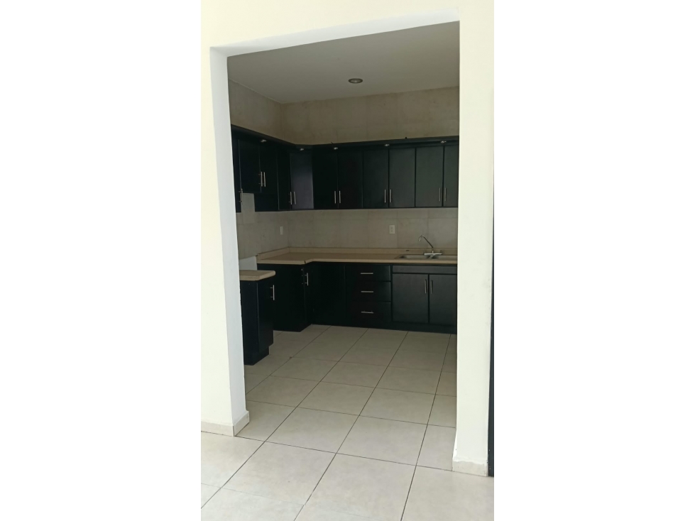 CASA DOS PLANTA , COL. BUROCRATICA — foto 4