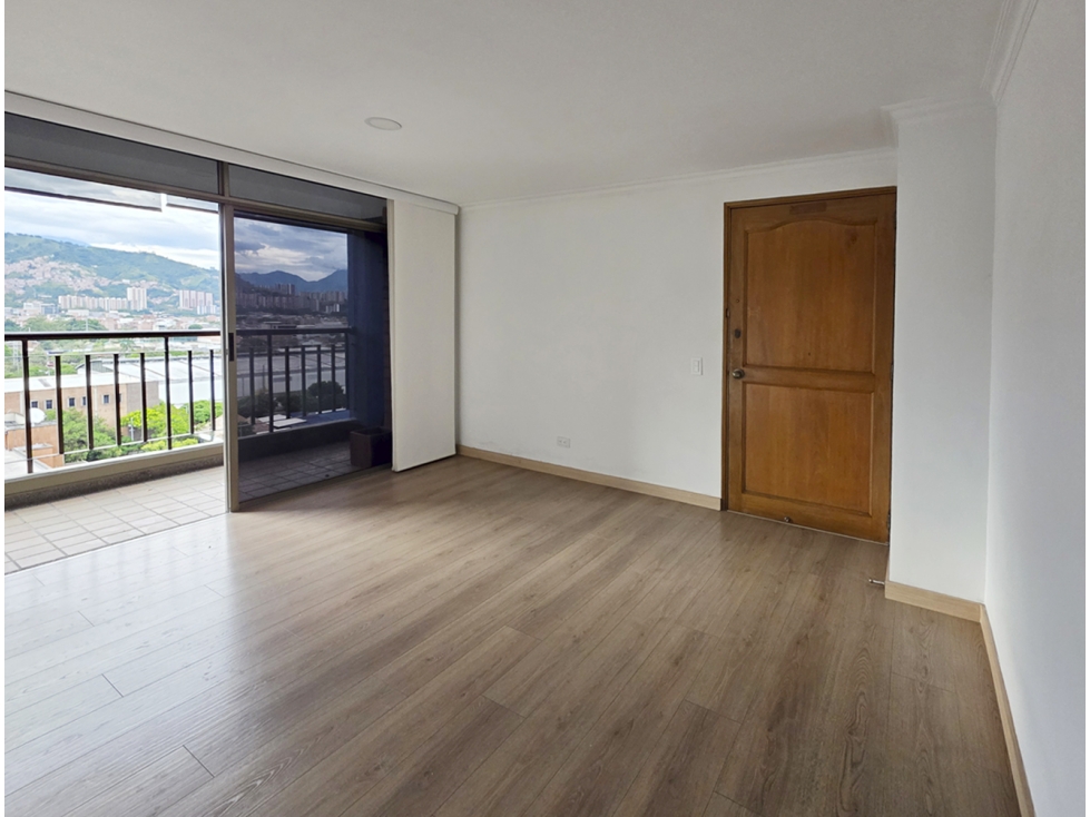 Venta apartamento Envigado, parte plana cerca a Viva. Remodelado full — foto 3
