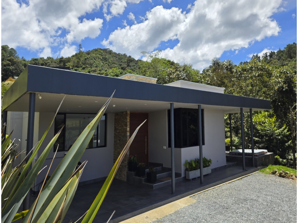 Venta Casa Alto de Palmas, un solo nivel, unidad cerrada, moderna — foto 2