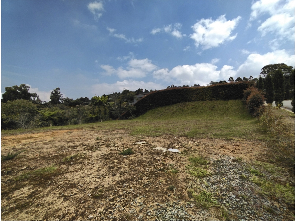 Venta lote en Las Palmas. Unidad cerrada. Vista y bosque. Explanación. — foto 3