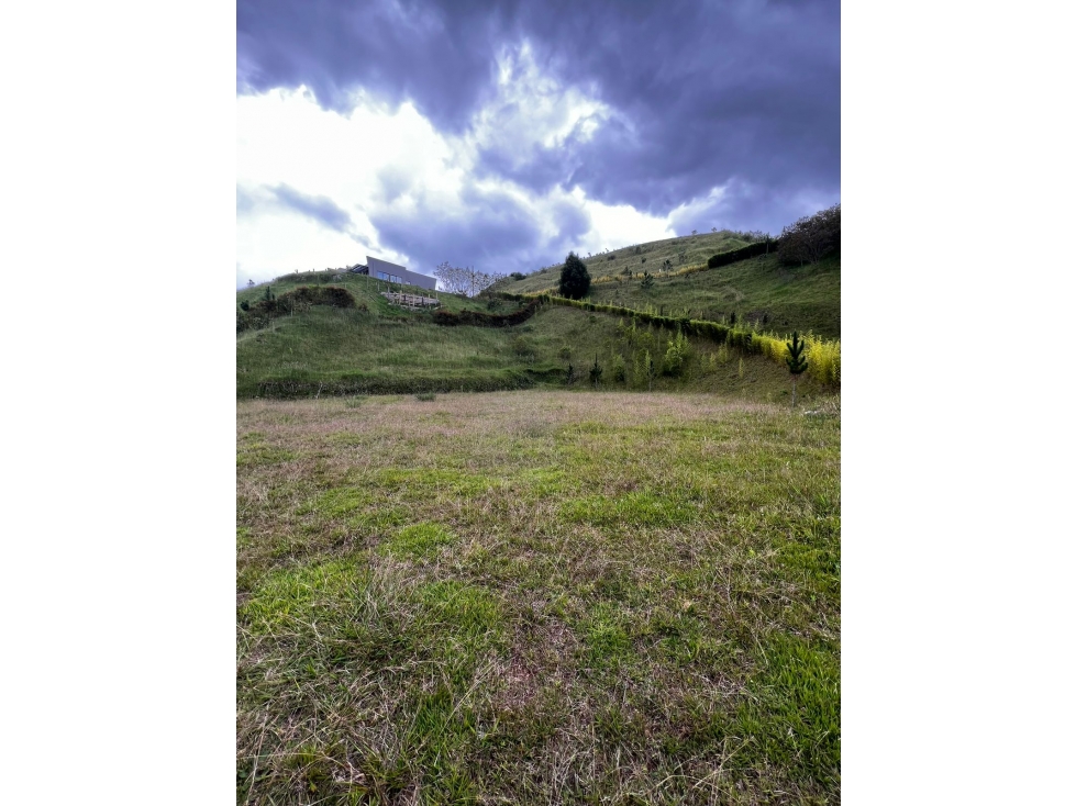 LOTE EN VENTA, HERMOSO, EL RETIRO V. EL CHUZCAL