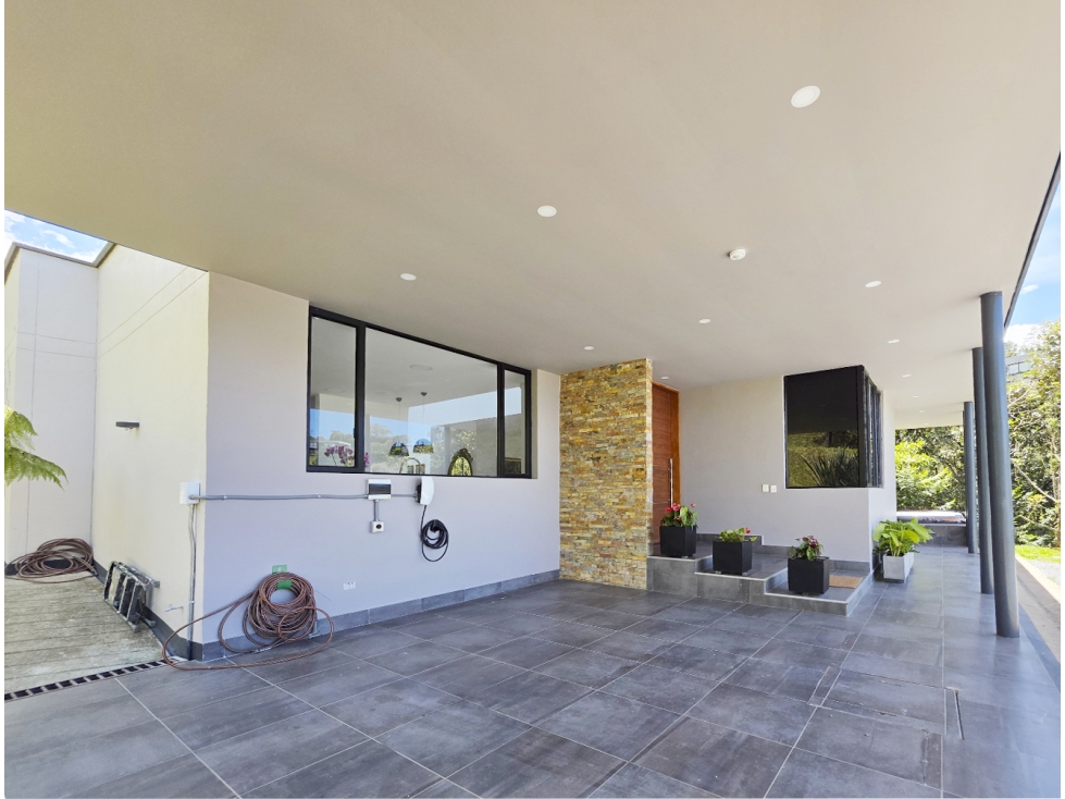 Venta Casa Alto de Palmas, un solo nivel, unidad cerrada, moderna — foto 3