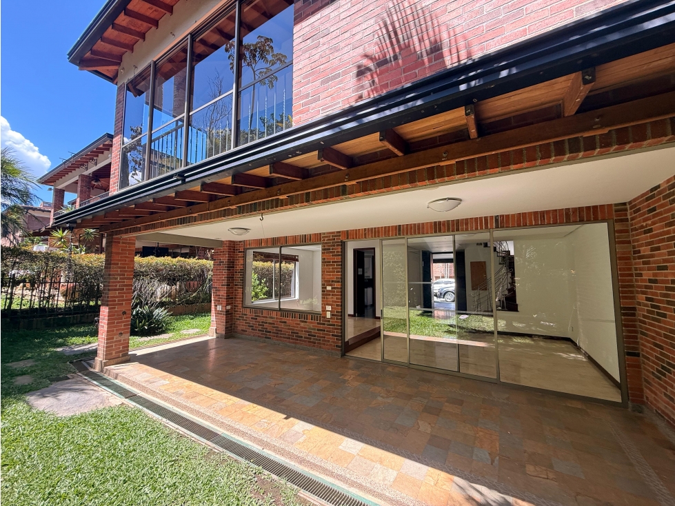 Venta Casa Sector Cola del Zorro. El Poblado 240m2 — foto 2
