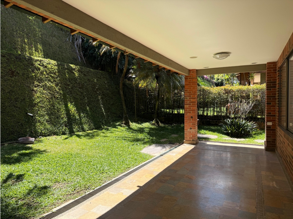 Venta Casa Sector Cola del Zorro. El Poblado 240m2 — foto 3