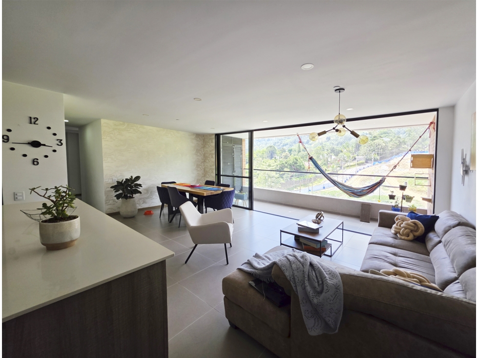 Venta apartamento Envigado, Loma del Escobero. Unidad súper completa. — foto 2