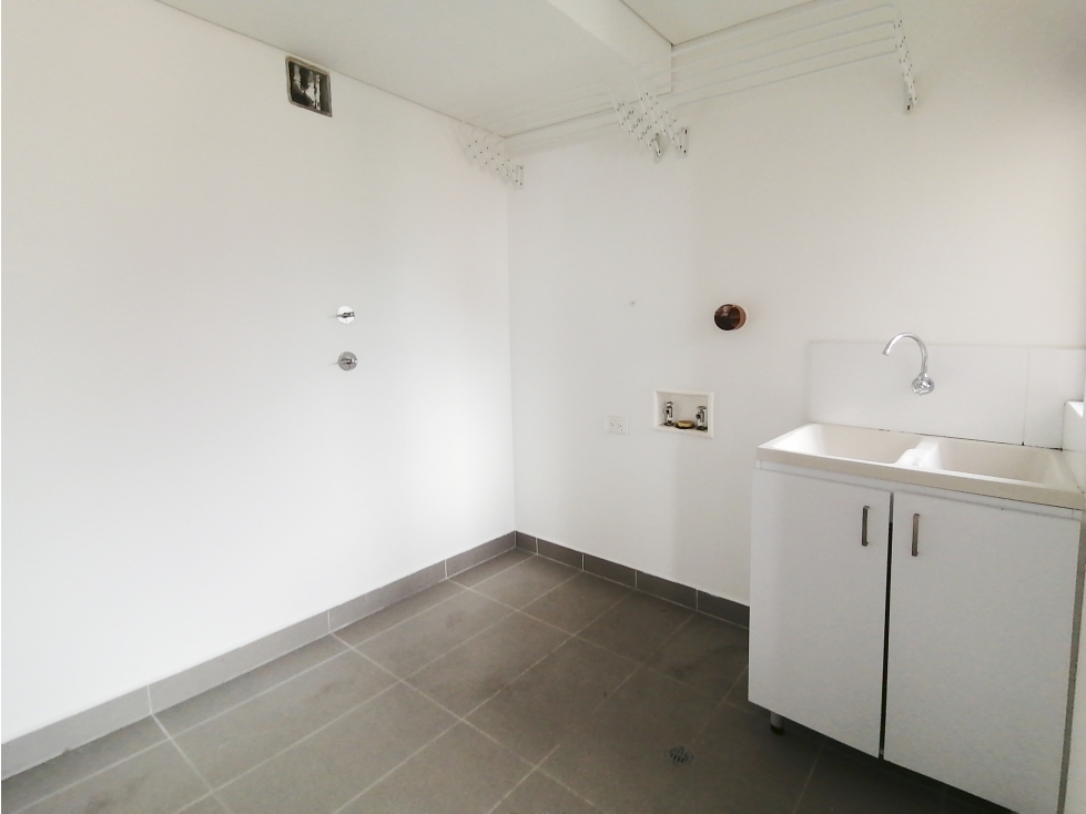 Venta Apartamento en Envigado, Loma de las Brujas. Moderno. Piso alto — foto 5